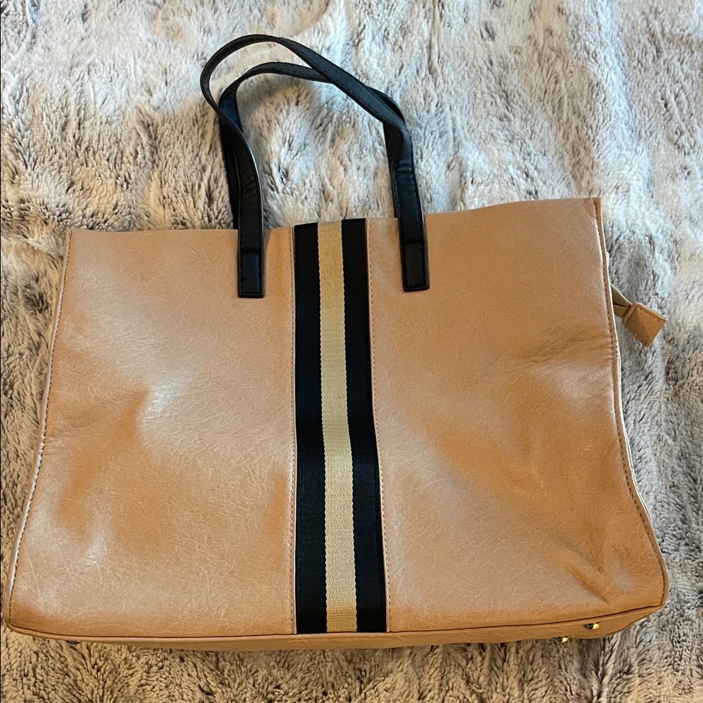 Moda Luxe purse